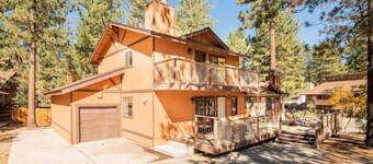 Slopeside Cabin B - Game room | Hot tub | Parking