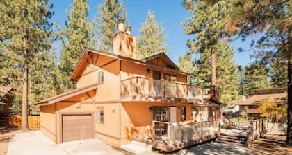 Slopeside Cabin B - Game room | Hot tub | Parking