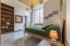 11 bedrooms, iron/ironing board, WiFi, bed sheets