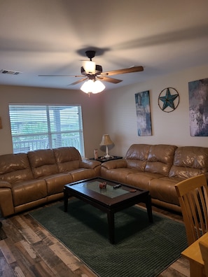 Smart TV - Port A's Best Kept Secret - Las Palmas 3B Nice Condo, Great Location (Port Aransas)