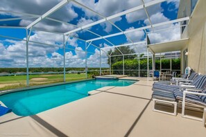 House, 5 Bedrooms | Pool