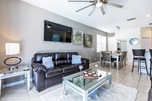 Ferienhaus, 5 Schlafzimmer | Wohnzimmer | 36-Zoll-Fernseher mit Kabelempfang