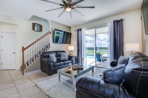 Living room - 435 Highlands Reserve Golf & Country Club by Florida Star Vacations (Davenport)