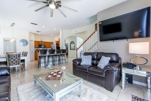 House, 5 Bedrooms | Living room | 36-inch TV with cable channels