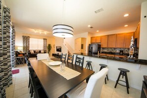 Private kitchen - Bella Vida 4 Bedroom Townhome by Florida Star Vacations (Kissimmee)