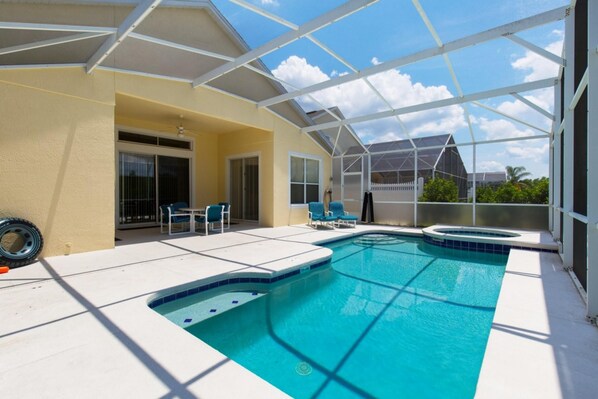 House, 4 Bedrooms | 4 bedrooms, individually decorated, individually furnished, free WiFi