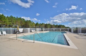 House, 4 Bedrooms | Pool