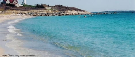 Ranta lähistöllä, rantapyyhkeitä