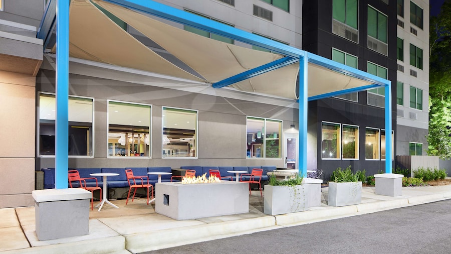 Tru by Hilton Charleston Airport