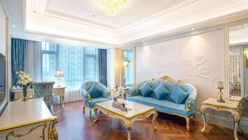 Deluxe Suite, 1 King Bed | Minibar, in-room safe, desk, laptop workspace