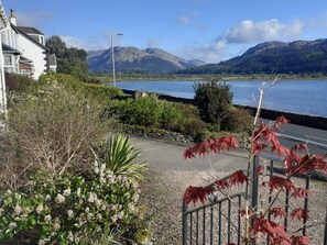 Property grounds - Clyde View Bed & Breakfast (Dunoon)