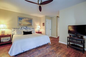 2 bedrooms, iron/ironing board, Internet, bed sheets