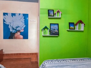 8 Schlafzimmer, WLAN