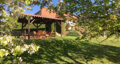 Flat on the upper floor with west-facing balcony