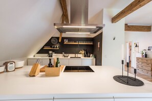 Kühlschrank, Ofen, Herdplatte, Geschirrspüler