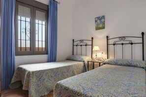 5 bedrooms, iron/ironing board, free WiFi, bed sheets