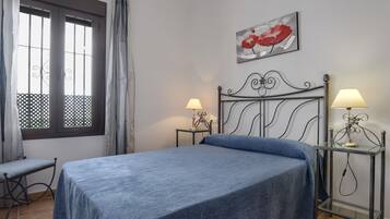 5 dormitoris, planxa i posts de planxar, wifi gratuïta i roba de llit