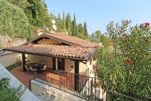 Exterior - Charming Villa Belvedere with View of Lake Garda (gardone-riviera)