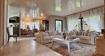 Villa "Grazia" with Wi-Fi, Garden, Terrace, Pool Gym & Sauna