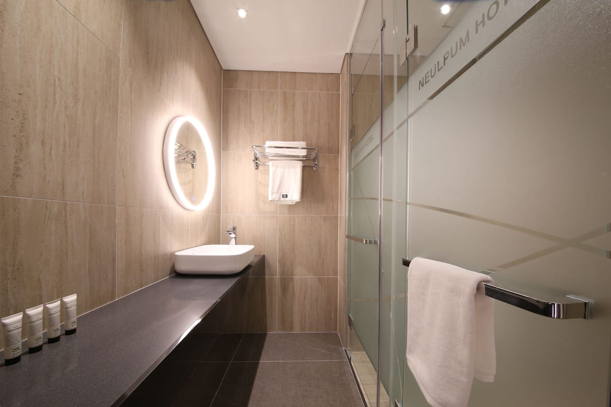 shower, free toiletries, hair dryer, dressing gowns