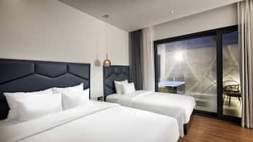 1 bedroom, premium bedding, down comforters, memory foam beds