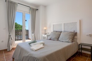 3 habitaciones, tabla de planchar con plancha y wifi gratis 