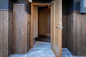 Property entrance - Casa Grapp Tengachaya II (Osaka)