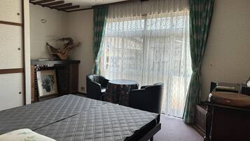 Deluxe Twin Room | Premium bedding, down comforters, Tempur-Pedic beds, minibar