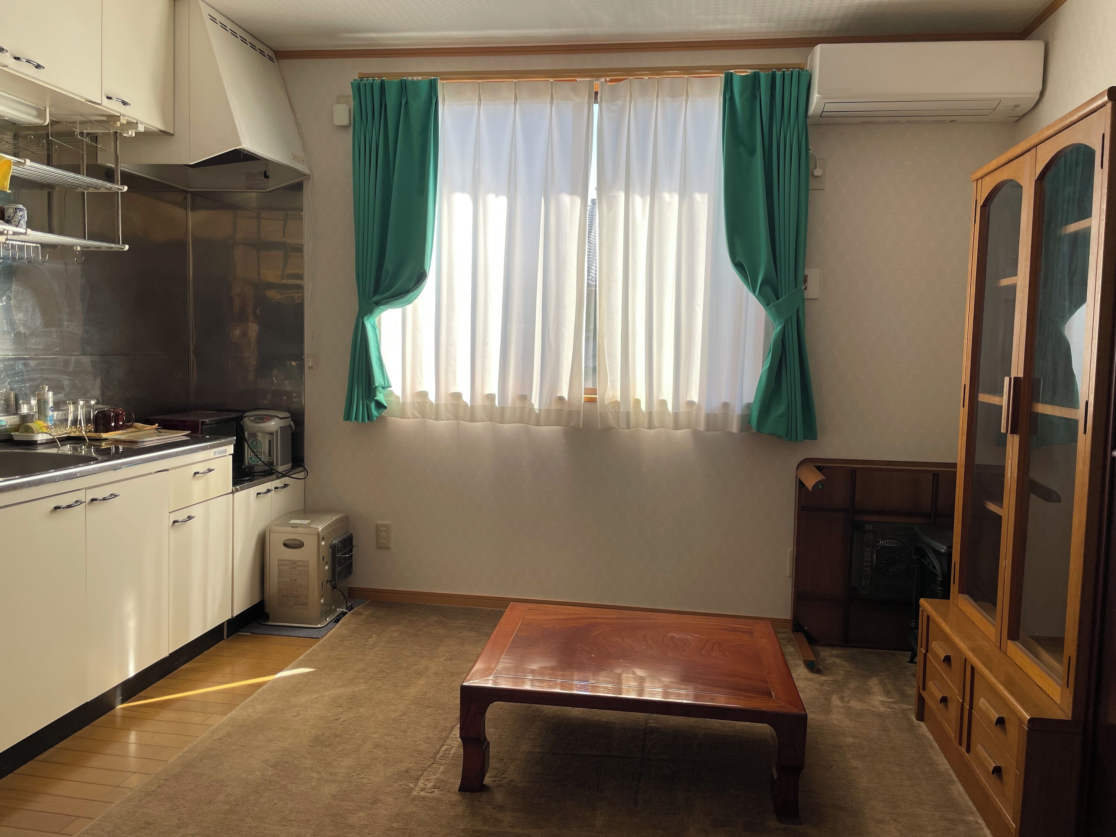 Mini-fridge, stovetop, electric kettle, griddle