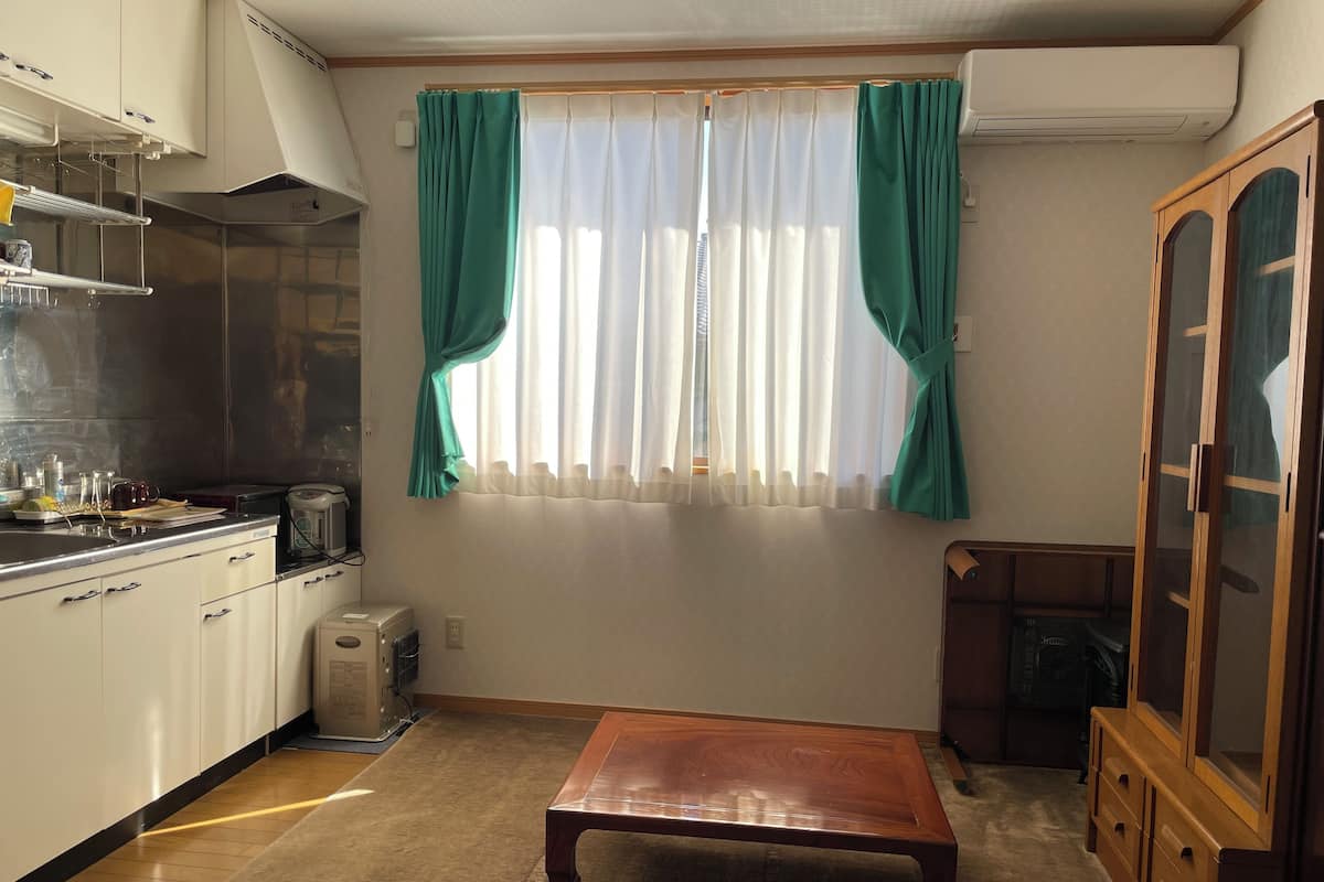 Mini-fridge, stovetop, electric kettle, griddle