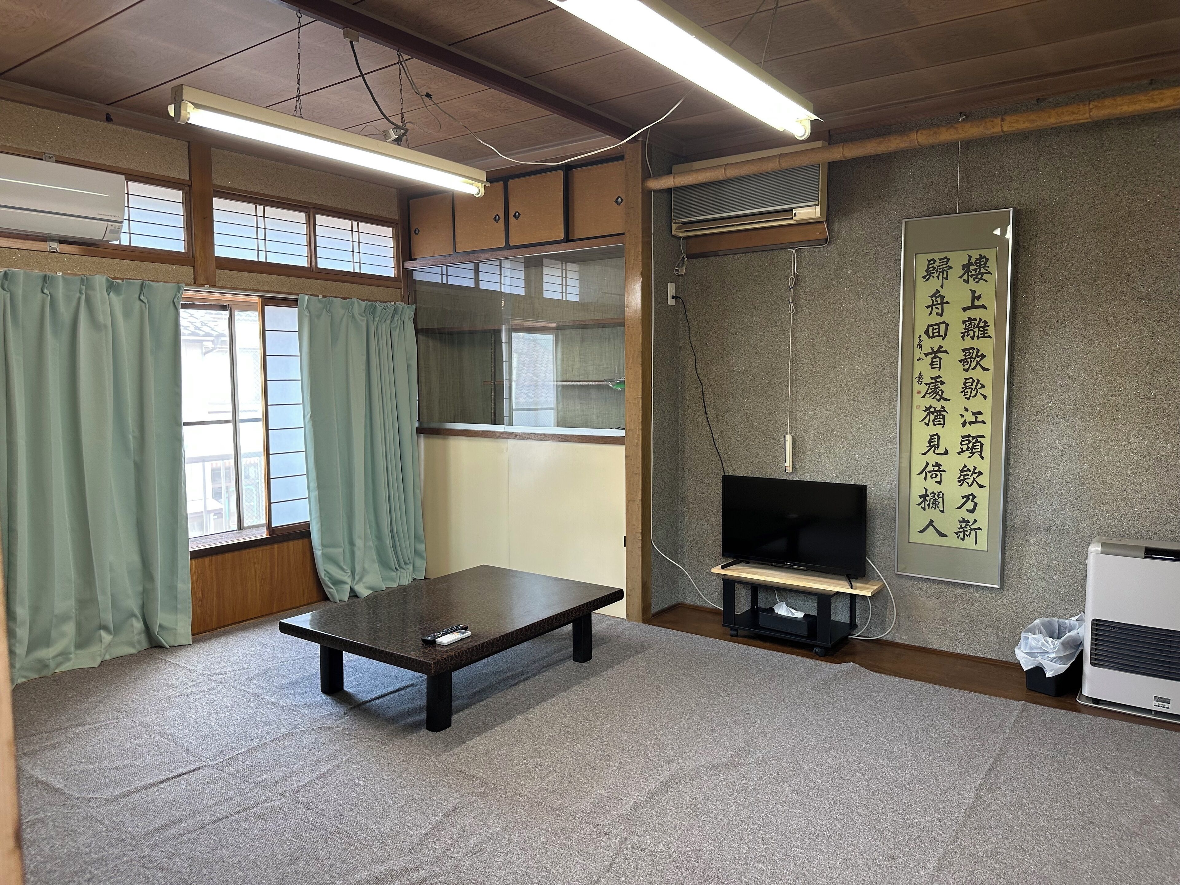 高档床上用品、羽绒被、泰普尔床垫、迷你吧