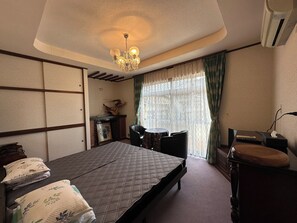 Premium bedding, down comforters, Tempur-Pedic beds, minibar - Live Cafe Hisui no Umi (Itoigawa)