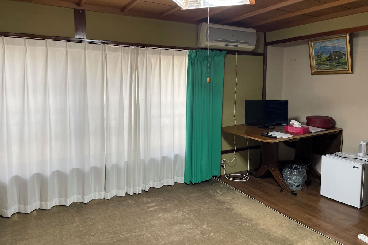 Japanese-style Room | Premium bedding, down comforters, Tempur-Pedic beds, desk