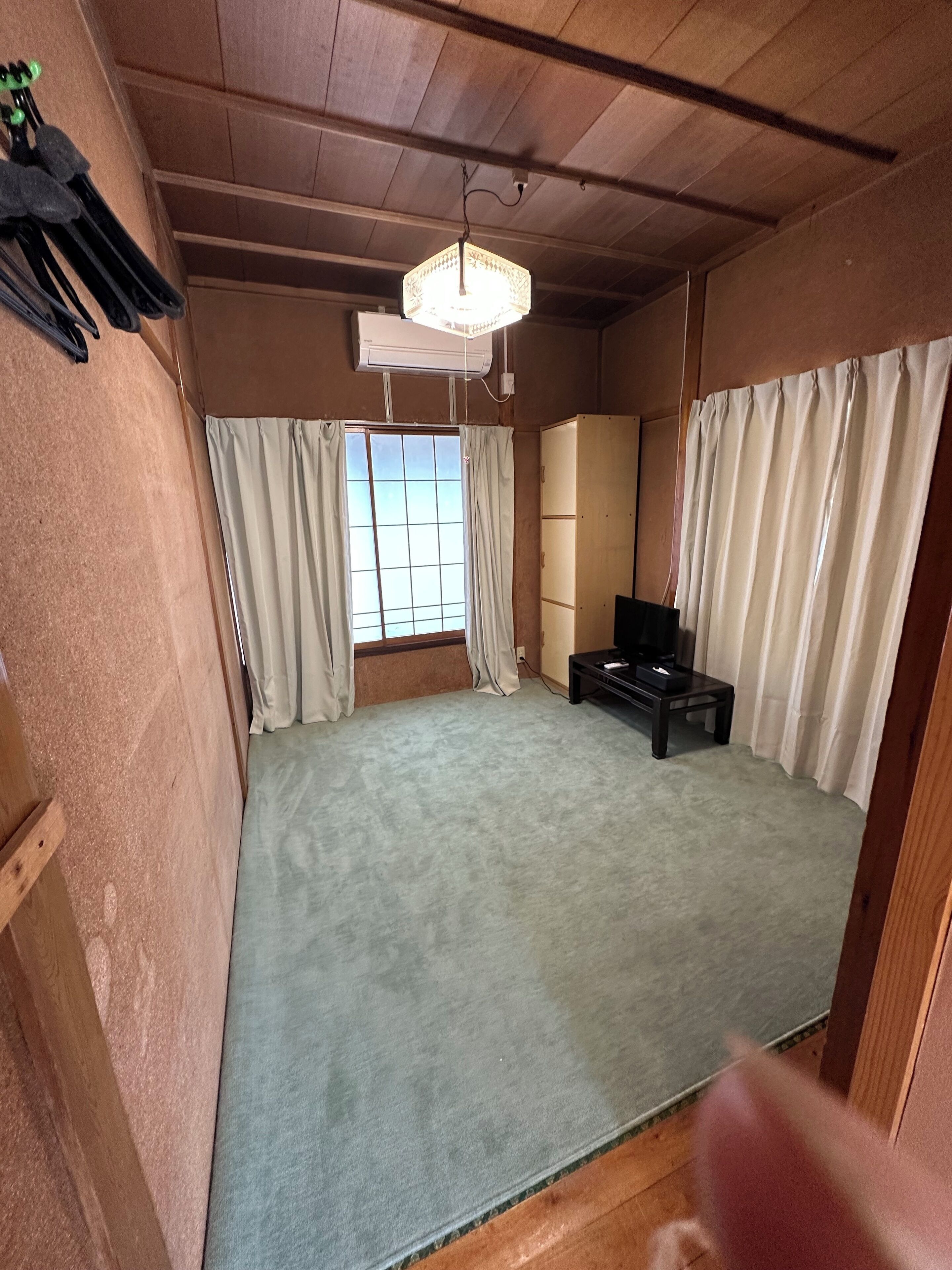 Premium bedding, down comforters, Tempur-Pedic beds, desk