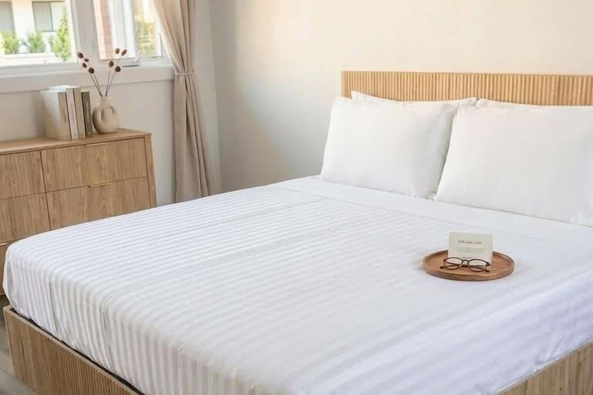 Standard Studio, 1 King Bed, Kitchenette