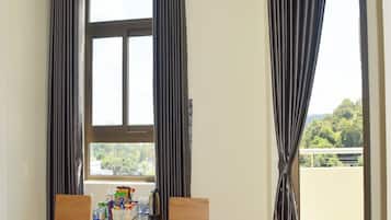 Minibar, Verdunkelungsvorhänge, schallisolierte Zimmer, kostenloses WLAN