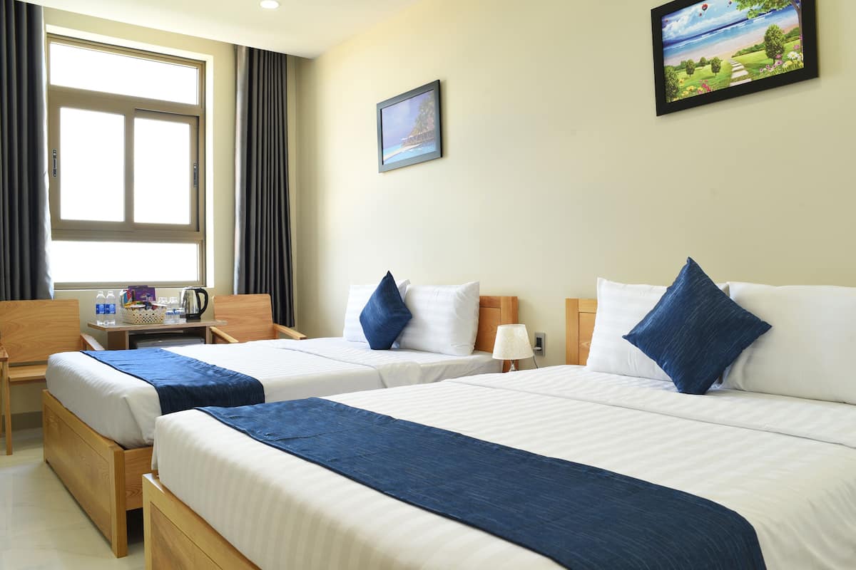 Family Sea View Room | Minibar, màn/rèm cản sáng, phòng cách âm 