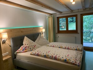 2 chambres, accès au Wi-Fi (inclus), literie fournie