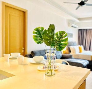 Individually decorated, desk, laptop workspace, blackout curtains - R&F PRINCESS COVE BY HOMEFORT SUITES (Johor Bahru)