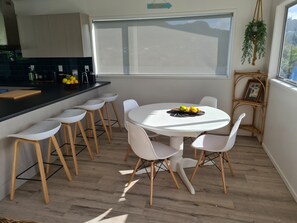 Dining - Vacay Hahei - 1 Bed Elevated Apartment a short walk to the beach (Hahei)