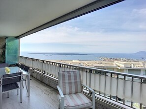 Outdoor dining - Semiramis - FRGK "Prestige vue mer piscine & terrasse" (Prestige sea view swimming pool & terrace) (Cannes)