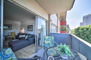 Property grounds - Modern City Condo Close to Downtown Phoenix! (Phoenix)