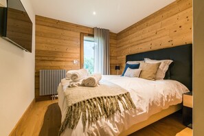 4 Schlafzimmer, Bügeleisen/Bügelbrett, kostenloses WLAN