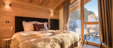 3 bedrooms, iron/ironing board, free WiFi