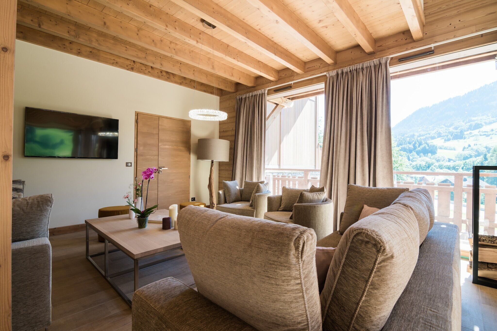 Smart-tv en een open haard