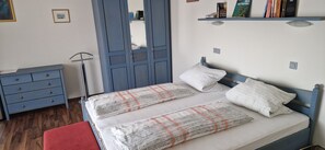 1 bedroom, free WiFi, bed sheets