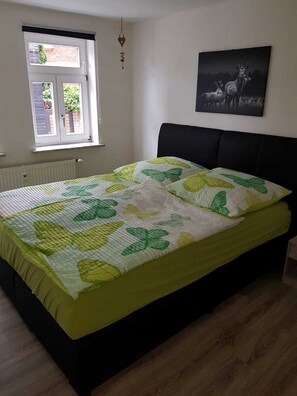 1 Schlafzimmer, Reisekinderbett, WLAN, Bettwäsche