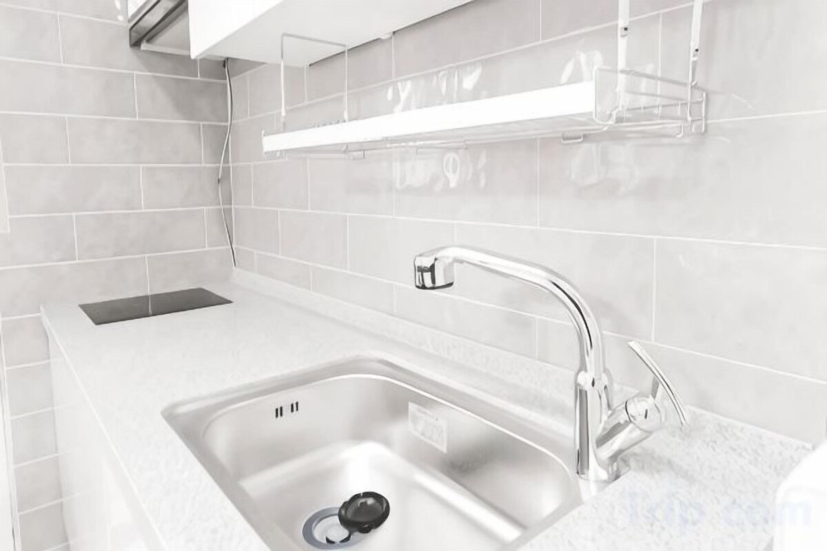 Private kitchen | Fridge, stovetop, dishwasher, cookware/dishes/utensils
