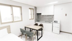 Deluxe Double Room | Free WiFi - Daecheon 323 Condo (Boryeong)