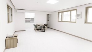 Group Room | Free WiFi - Daecheon 323 Condo (Boryeong)